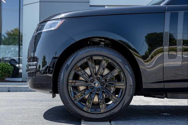Photo of 2025 BLACK Land Rover Range Rover