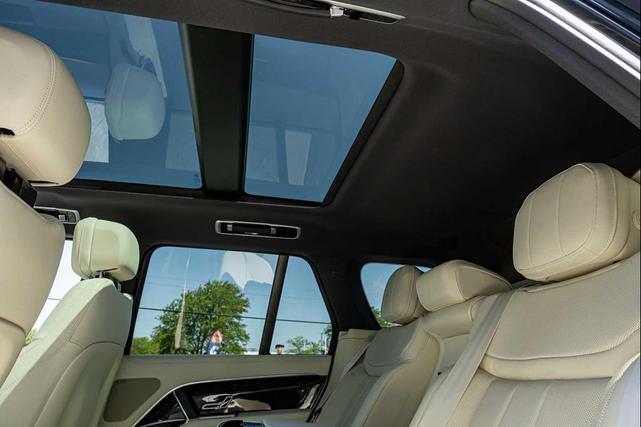 Photo of 2025 BLACK Land Rover Range Rover