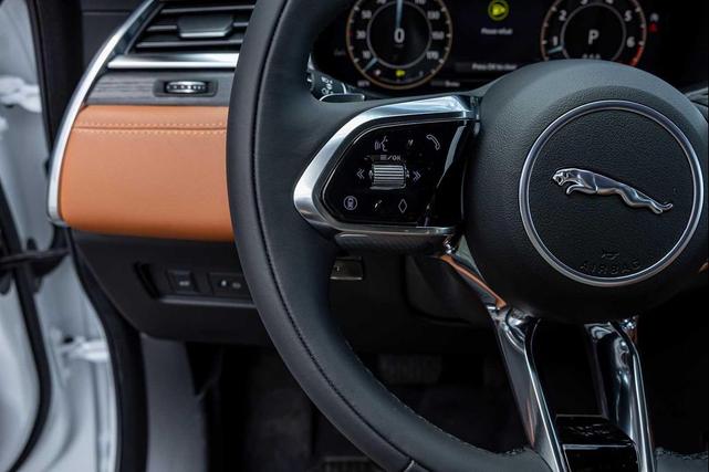 Photo of 2026 WHITE Jaguar F-PACE