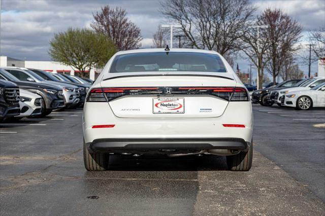Photo of 2025 Platinum White Pearl Honda Accord Hybrid