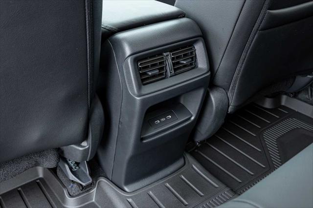 Photo of 2026 Crystal Black Pearl Honda CR-V