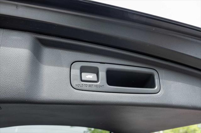 Photo of 2026 Crystal Black Pearl Honda CR-V