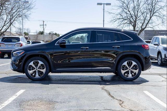 Photo of 2025 BLACK Mercedes-Benz GLA 250