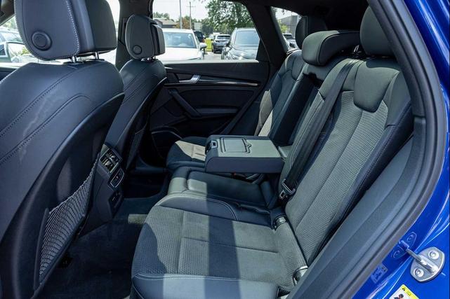 Photo of 2022 ULTRA BLUE Audi SQ5