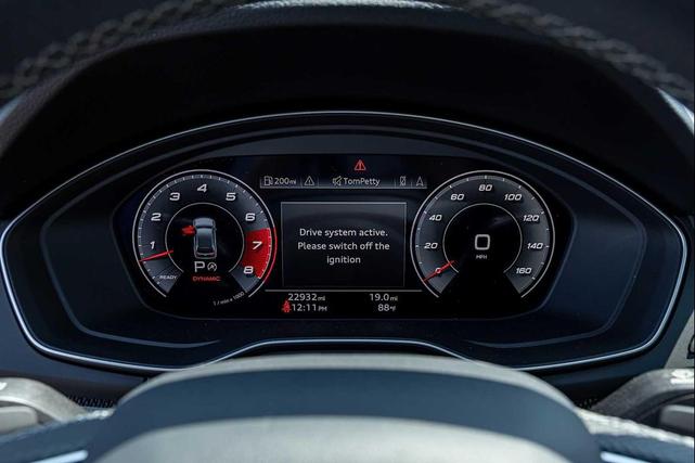 Photo of 2022 ULTRA BLUE Audi SQ5