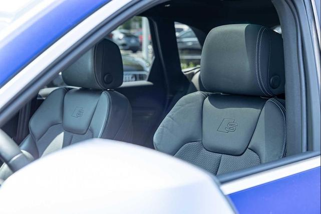 Photo of 2022 ULTRA BLUE Audi SQ5