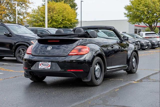 Photo of 2015 BLACK Volkswagen Beetle