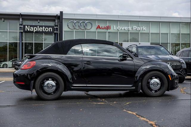 Photo of 2015 BLACK Volkswagen Beetle