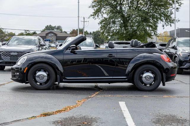 Photo of 2015 BLACK Volkswagen Beetle