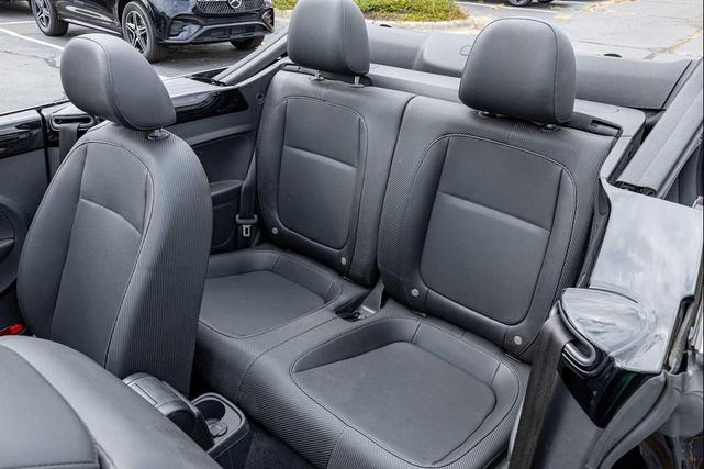Photo of 2015 BLACK Volkswagen Beetle