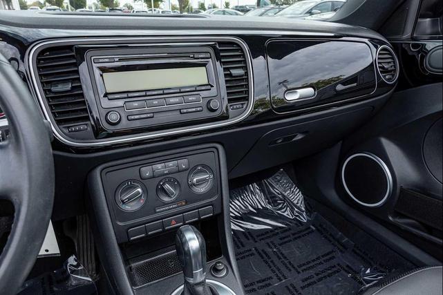 Photo of 2015 BLACK Volkswagen Beetle