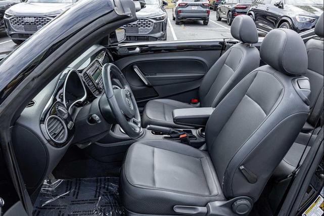 Photo of 2015 BLACK Volkswagen Beetle
