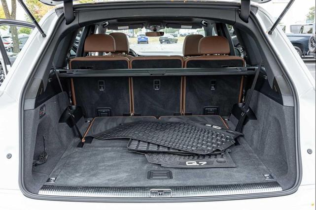 Photo of 2022 Carrara White Audi Q7