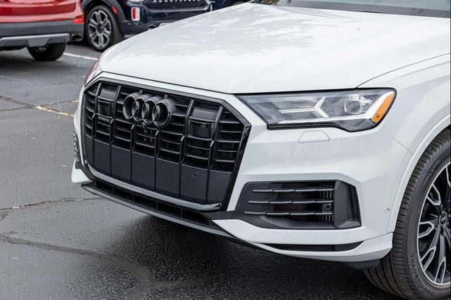 Photo of 2022 Carrara White Audi Q7
