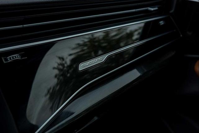 Photo of 2022 Carrara White Audi Q7
