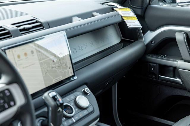 Photo of 2025 Fuji White Land Rover Defender