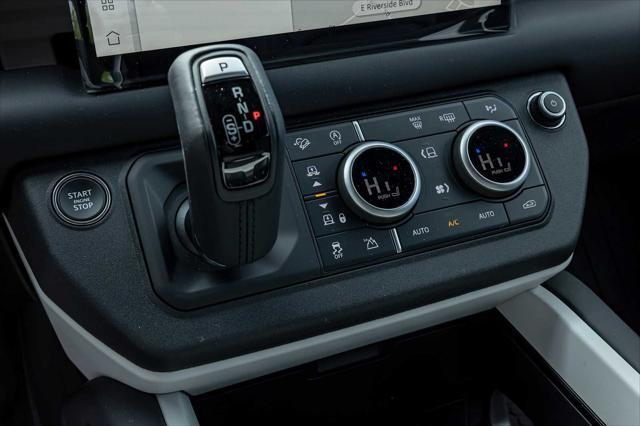 Photo of 2025 Fuji White Land Rover Defender