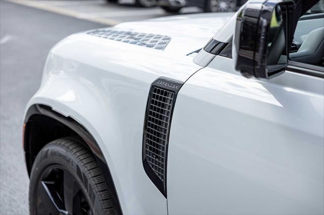 Photo of 2025 Fuji White Land Rover Defender