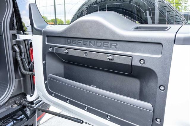 Photo of 2025 Fuji White Land Rover Defender