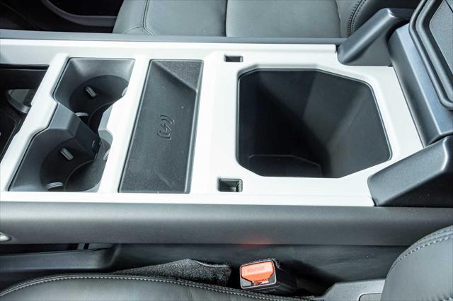 Photo of 2025 Fuji White Land Rover Defender