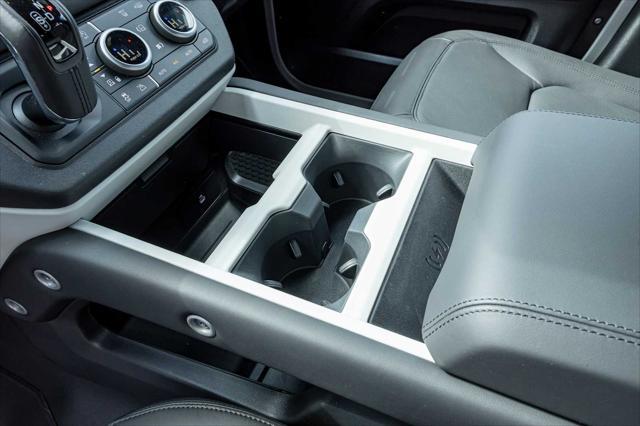 Photo of 2025 Fuji White Land Rover Defender