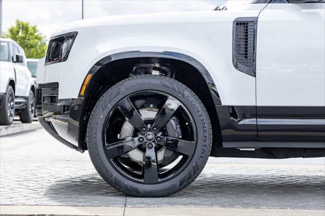 Photo of 2025 Fuji White Land Rover Defender