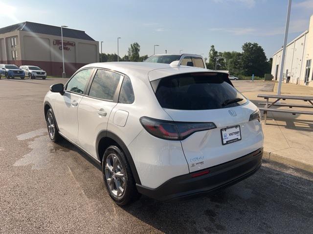 Photo of 2026 Platinum Honda HR-V