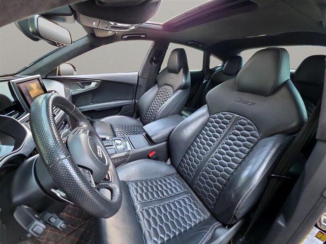 Photo of 2015 Phantom Black Pearl Effect Audi RS 7