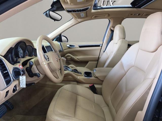 Photo of 2014 Black Porsche Cayenne