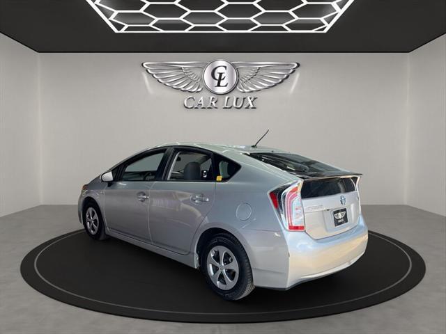 Photo of 2015 Classic Silver Metallic Toyota Prius
