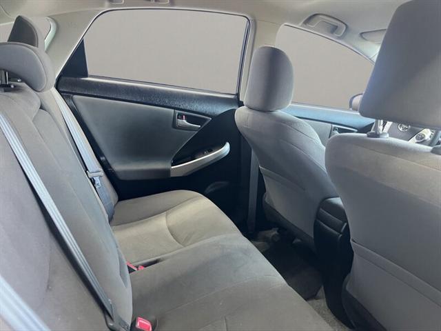 Photo of 2015 Classic Silver Metallic Toyota Prius