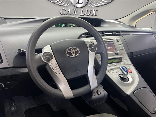 Photo of 2015 Classic Silver Metallic Toyota Prius