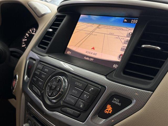 Photo of 2018 Magnetic Black Nissan Pathfinder