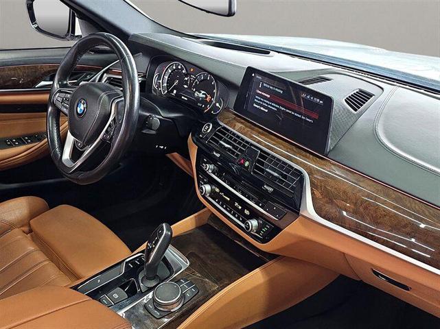 Photo of 2018 Alpine White BMW 530