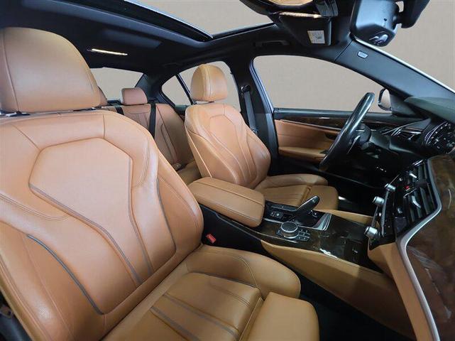 Photo of 2018 Alpine White BMW 530