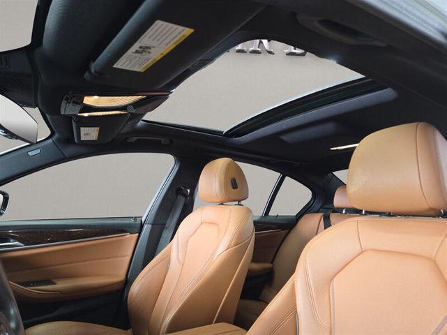 Photo of 2018 Alpine White BMW 530