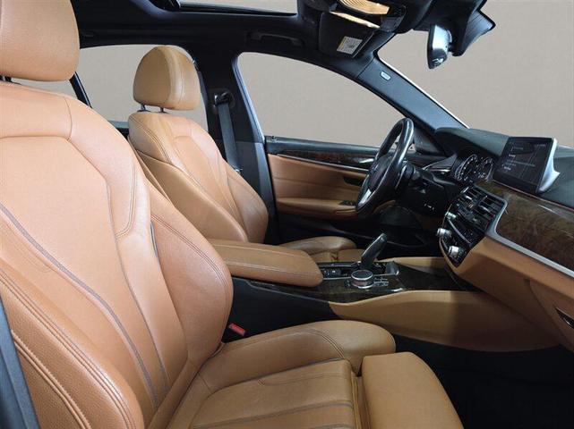 Photo of 2018 Alpine White BMW 530