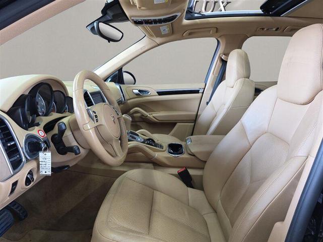 Photo of 2014 Black Porsche Cayenne
