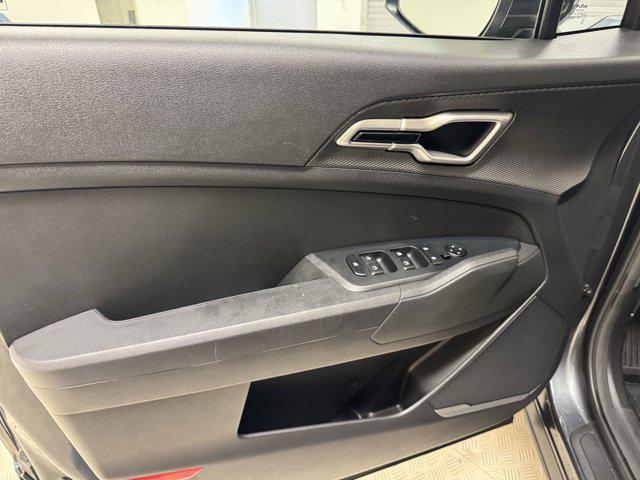 Photo of 2023 Gravity Gray Kia Sportage