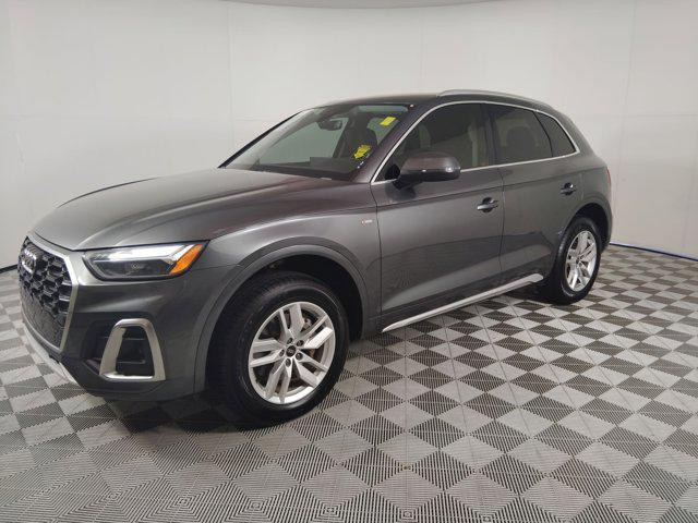 Photo of 2022 Gray Audi Q5