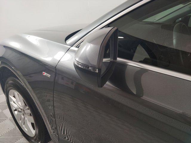 Photo of 2022 Gray Audi Q5