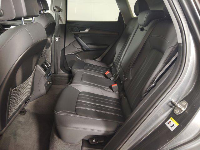 Photo of 2022 Gray Audi Q5
