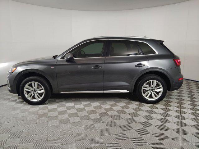 Photo of 2022 Gray Audi Q5