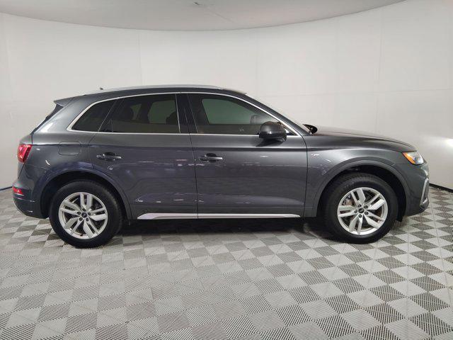 Photo of 2022 Gray Audi Q5