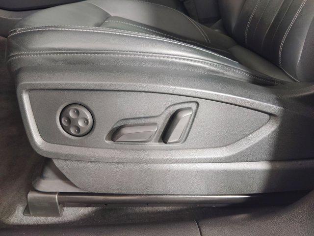 Photo of 2022 Gray Audi Q5