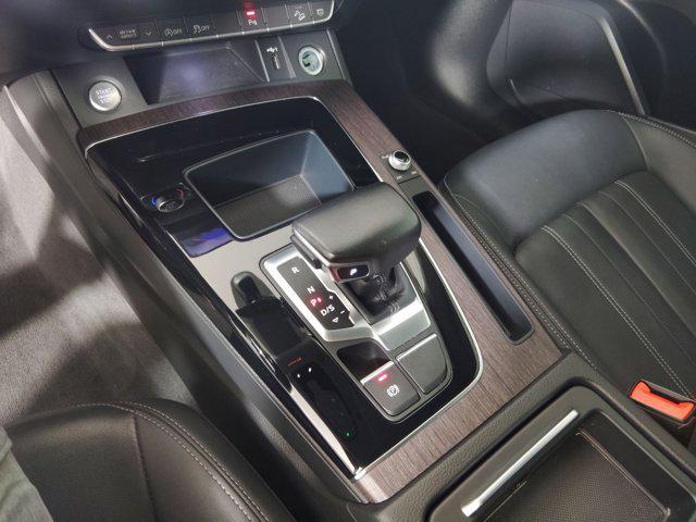 Photo of 2022 Gray Audi Q5