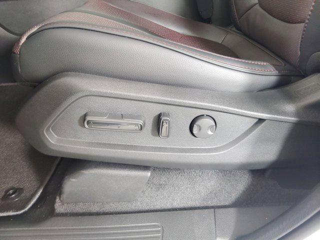 Photo of 2025 Platinum White Pearl Honda Pilot