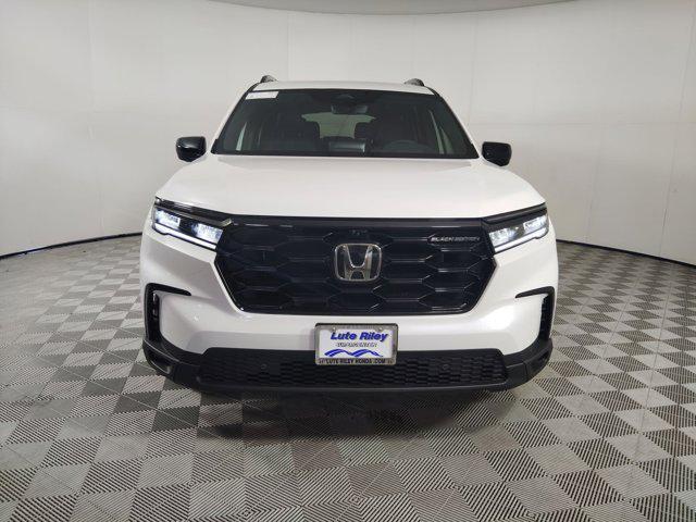 Photo of 2025 Platinum White Pearl Honda Pilot