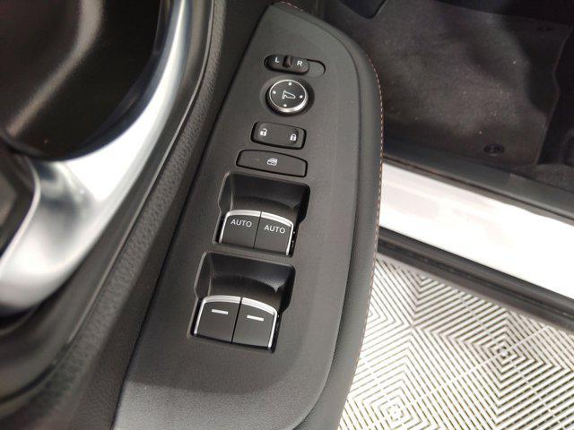 Photo of 2026 Platinum White Pearl Honda HR-V