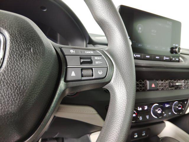 Photo of 2025 Platinum White Pearl Honda Accord